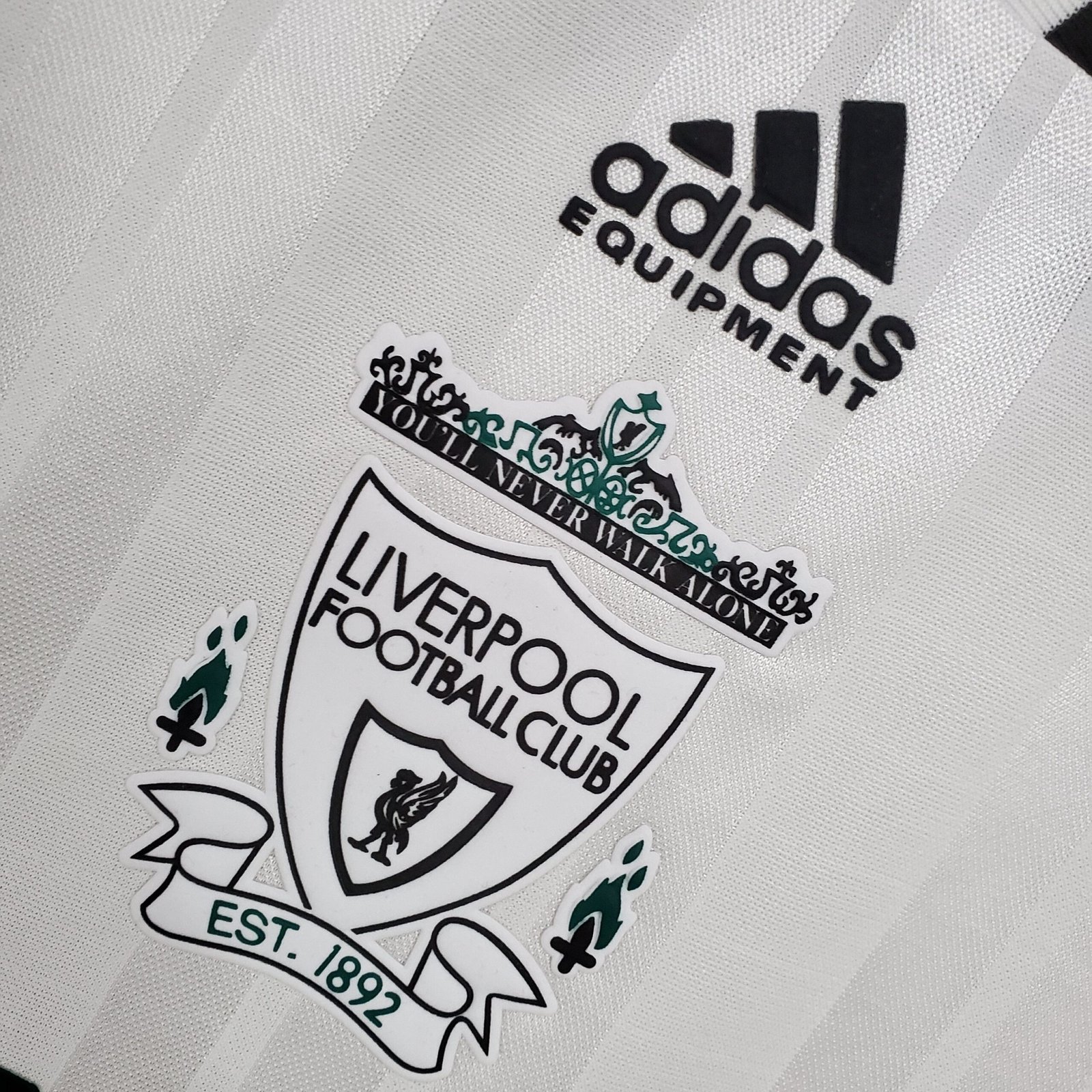 Liverpool Maillot Rétro 93/95 – Image 5