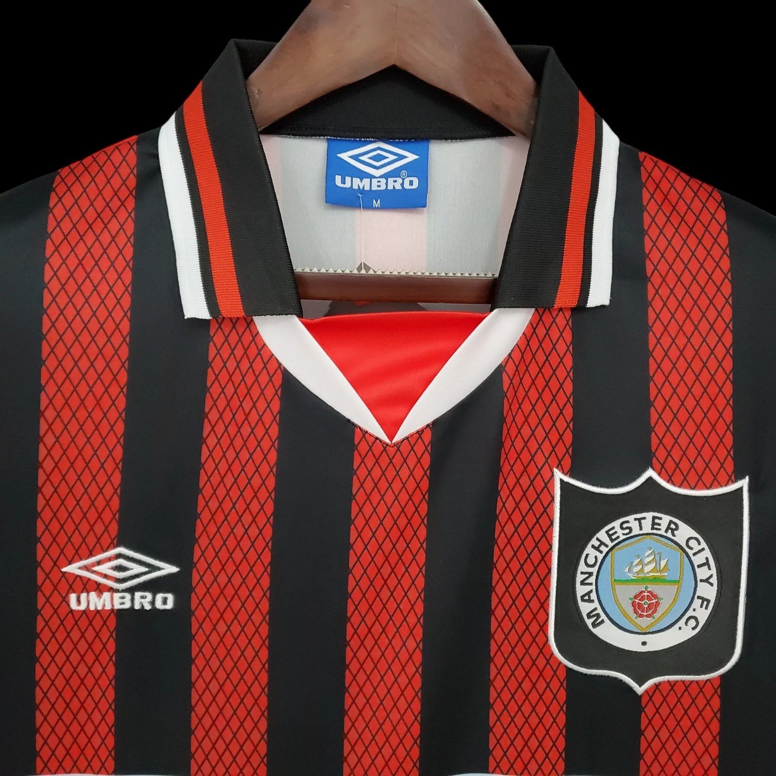 Manchester City Maillot Rétro 94/96 – Image 3